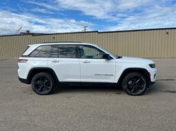 
										2023 Jeep Grand Cherokee Limited Black Pack 4×4 full									
