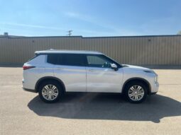
										2024 Mitsubishi Outlander LE Limited AWD full									