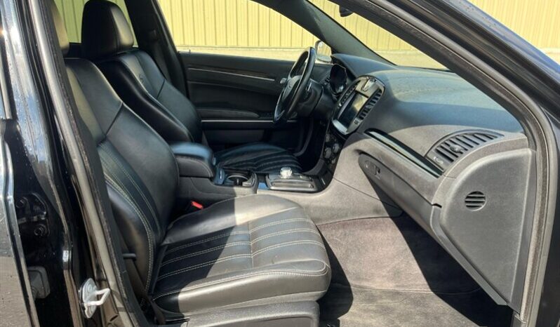 
								2018 Chrysler 300S full									