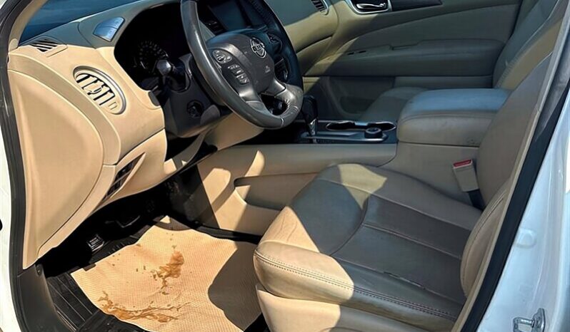 
								2017 Nissan Pathfinder Platinum 4X4 full									