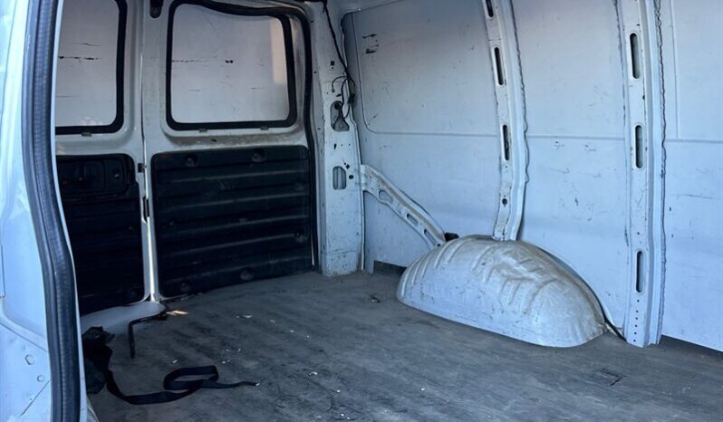 
								2019 Chevrolet Express 2500 Cargo Van full									