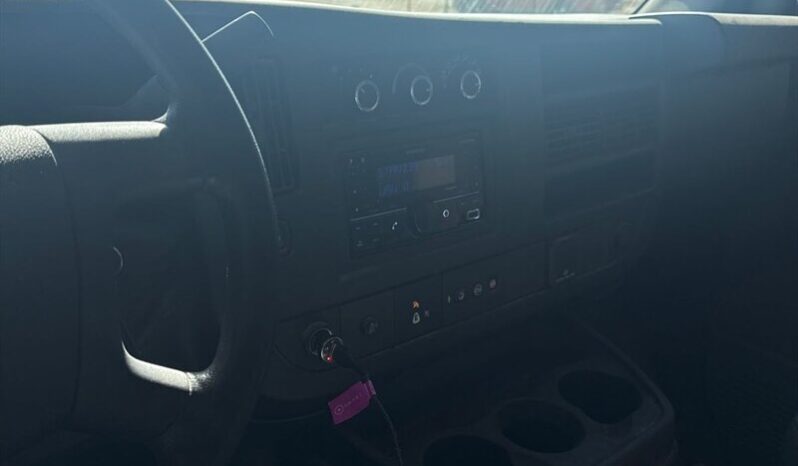 
								2019 Chevrolet Express 2500 Cargo Van full									