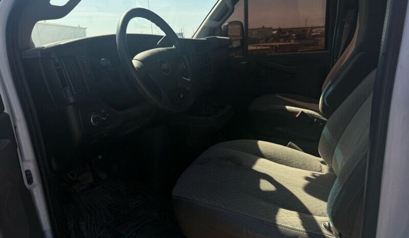 
								2019 Chevrolet Express 2500 Cargo Van full									