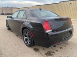 
										2023 Chrysler 300 Touring L full									