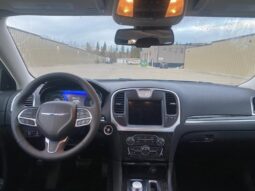 
										2023 Chrysler 300 Touring L full									