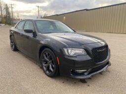 
										2023 Chrysler 300 Touring L full									