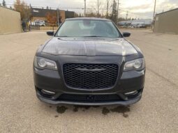 
										2023 Chrysler 300 Touring L full									