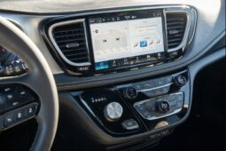 
										2024 Chrysler Pacifica Touring L Sunroof S Package full									