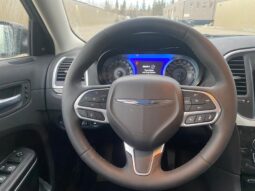 
										2023 Chrysler 300 Touring L full									