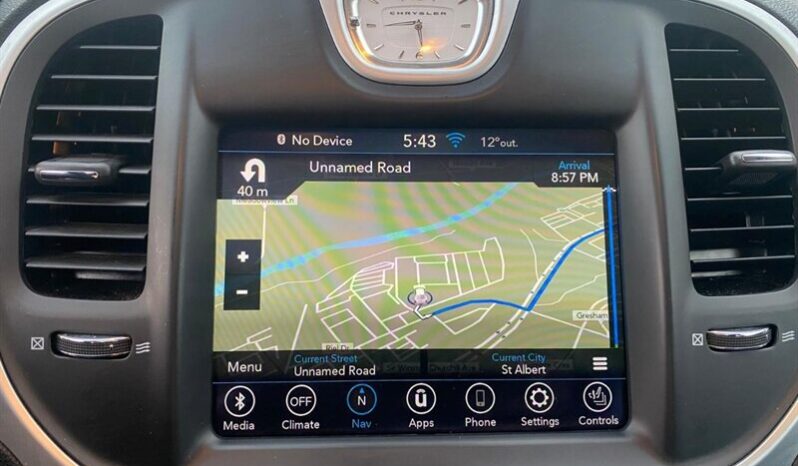 
								2023 Chrysler 300 Touring L full									