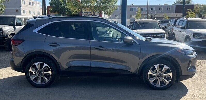 
								2024 Ford Escape Platinum Moonroof AWD full									