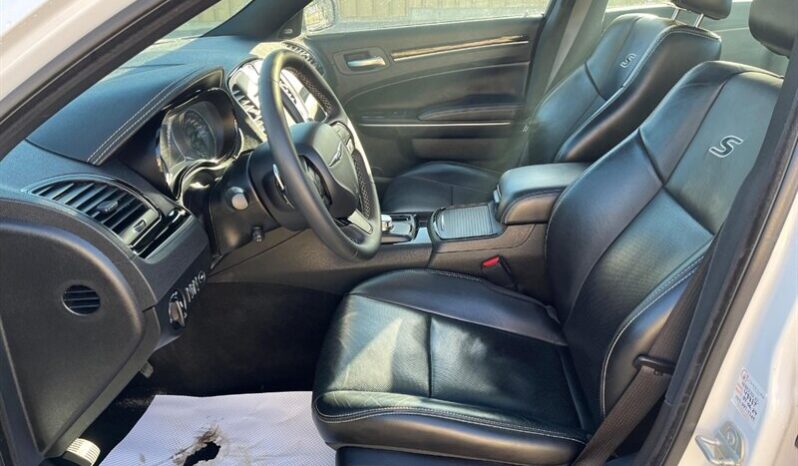 
								2023 Chrysler 300S full									