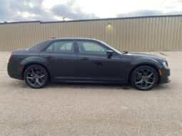 
										2023 Chrysler 300 Touring L full									