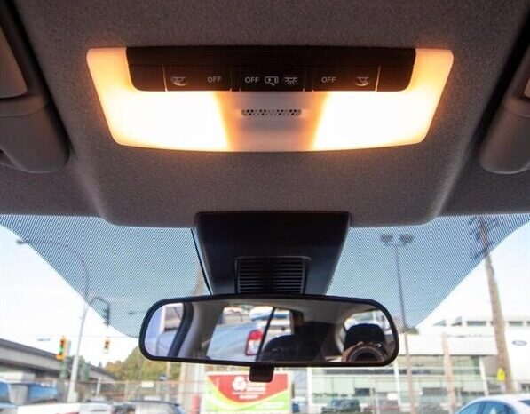 
								2024 Nissan Kicks SV full									