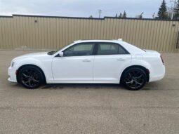 
										2023 Chrysler 300 Touring L full									