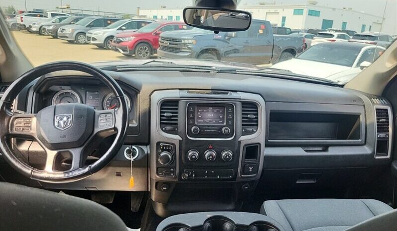 
								2021 Ram 1500 Express Crew Cab 4×4 5.7L Hemi full									