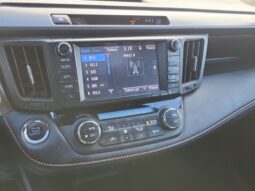 
										2018 Toyota Rav 4 SE AWD full									