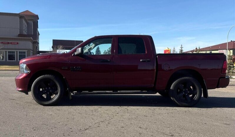 
								2021 Ram 1500 Express Crew Cab 4×4 5.7L Hemi full									