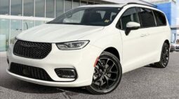 2023 Chrysler Pacifica AWD Touring L Sunroof S Package