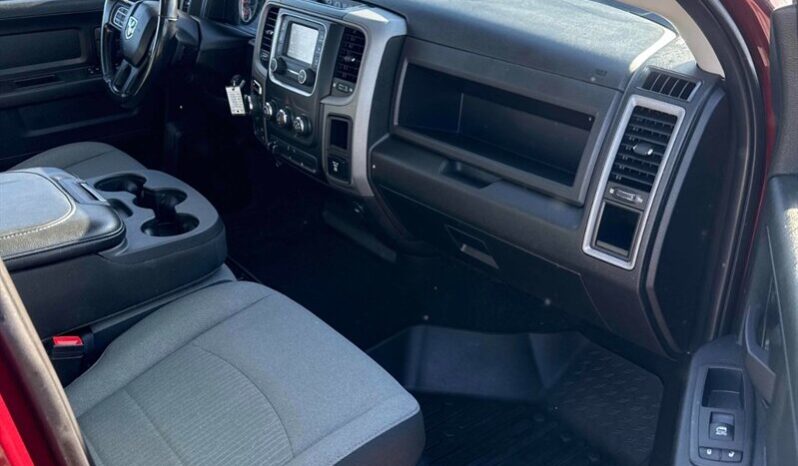 
								2021 Ram 1500 Express Crew Cab 4×4 5.7L Hemi full									