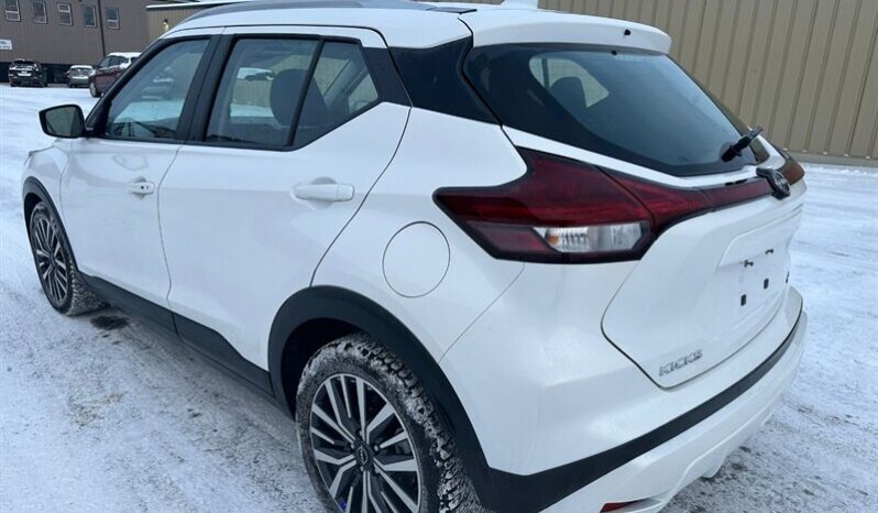 
								2024 Nissan Kicks SV full									