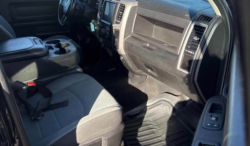
								2022 Ram 1500 Tradesman SXT Crew Cab 4×4 5.7L Hemi full									