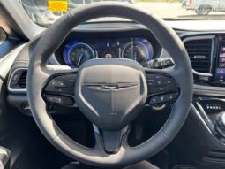 
										2023 Chrysler Pacifica AWD Touring L Sunroof S Package full									