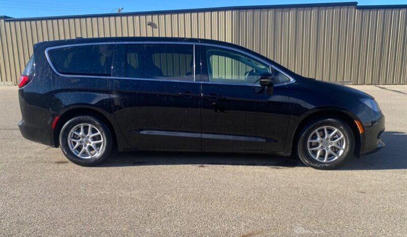 
								2024 Chrysler Grand Caravan SXT full									