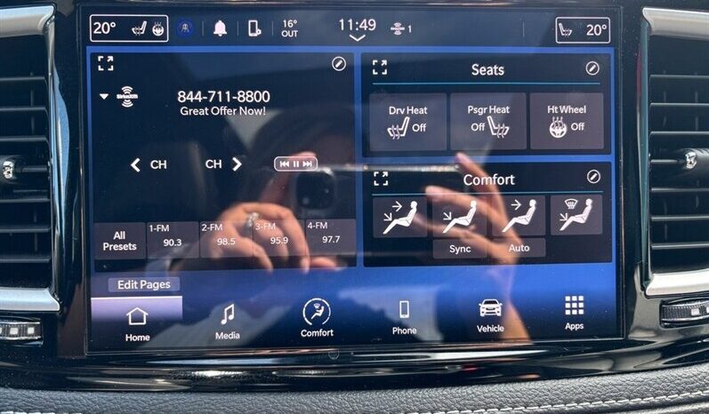 
								2023 Chrysler Pacifica AWD Touring L Sunroof S Package full									