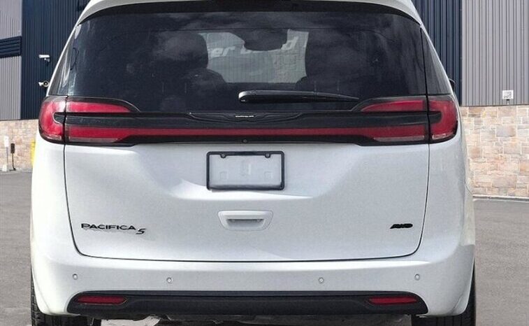 
								2023 Chrysler Pacifica AWD Touring L Sunroof S Package full									