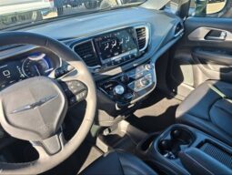 
										2024 Chrysler Pacifica Touring L Sunroof S Package full									