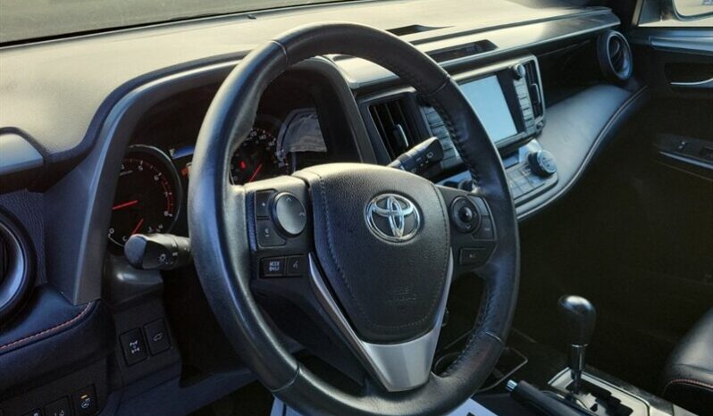 
								2018 Toyota Rav 4 SE AWD full									