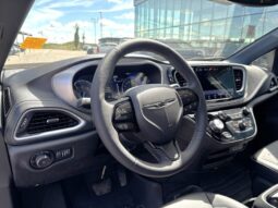 
										2023 Chrysler Pacifica AWD Touring L Sunroof S Package full									