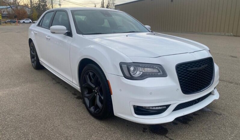 
								2023 Chrysler 300 Touring L full									