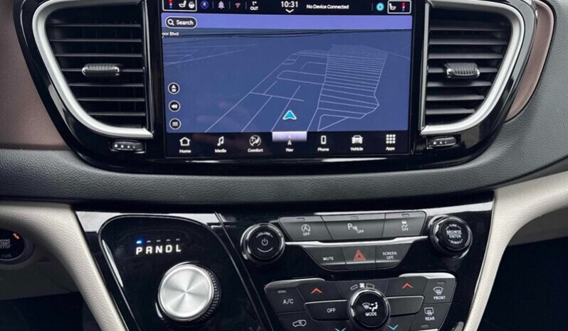 
								2024 Chrysler Grand Caravan SXT full									