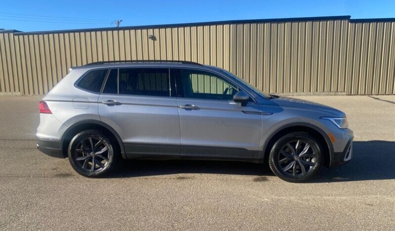 
								2024 Volkswagen Tiguan 2.0T Comfortline 4Motion Leather Sunroof AWD full									