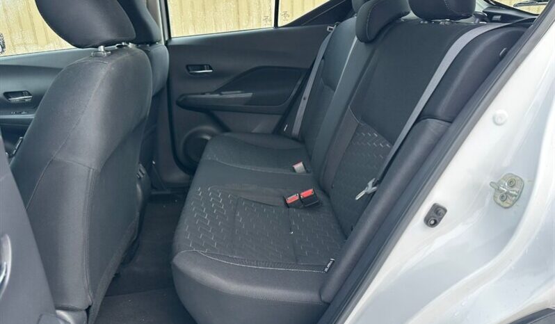 
								2024 Nissan Kicks SV full									