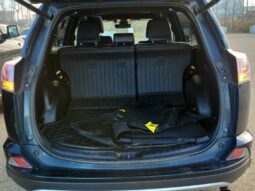 
										2018 Toyota Rav 4 SE AWD full									