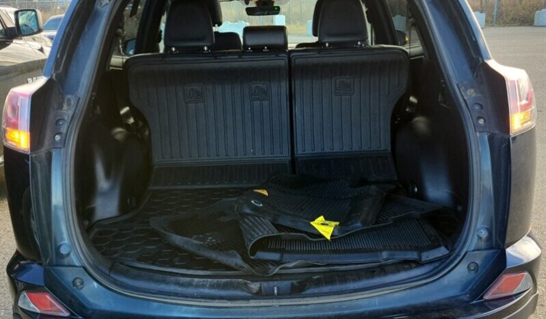 
								2018 Toyota Rav 4 SE AWD full									