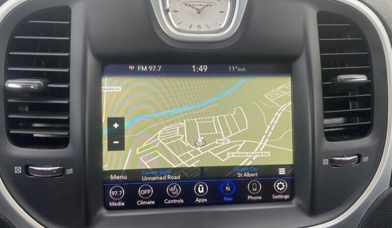 
								2023 Chrysler 300 Touring L full									