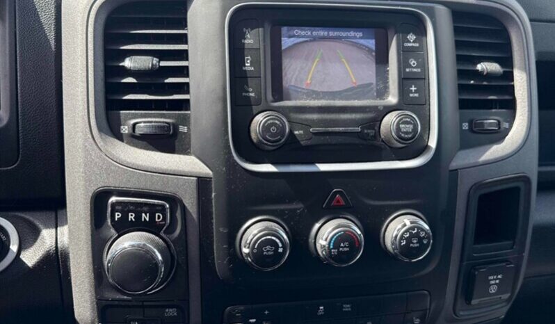 
								2021 Ram 1500 Express Crew Cab 4×4 5.7L Hemi full									