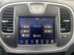 
										2023 Chrysler 300 Touring L full									