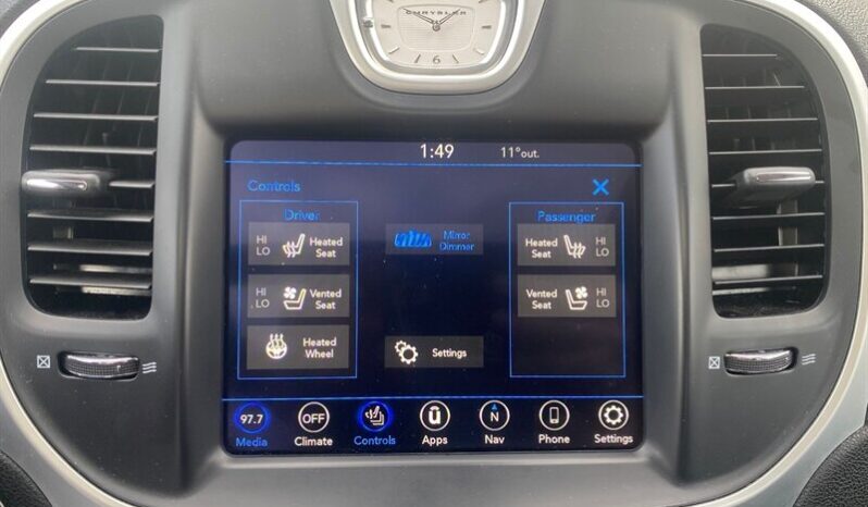 
								2023 Chrysler 300 Touring L full									