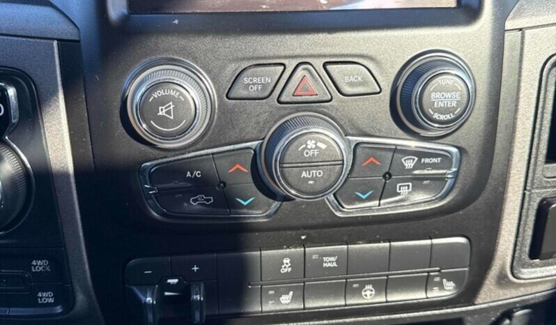 
								2022 Ram 1500 Tradesman SXT Crew Cab 4×4 5.7L Hemi full									