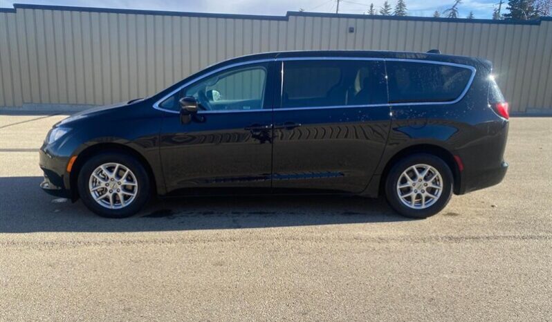 
								2024 Chrysler Grand Caravan SXT full									