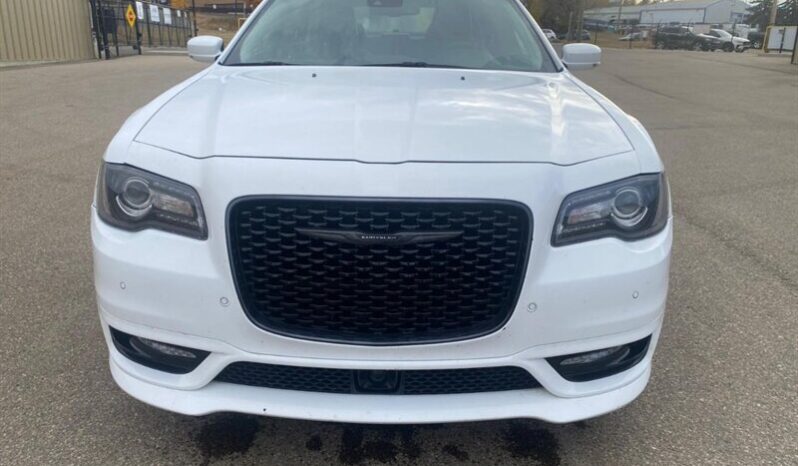 
								2023 Chrysler 300 Touring L full									
