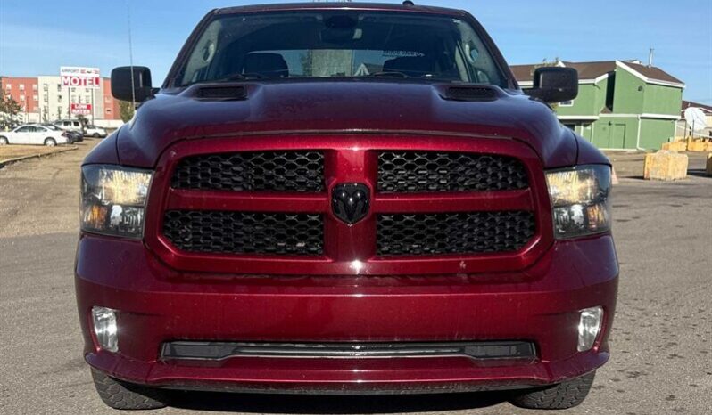 
								2021 Ram 1500 Express Crew Cab 4×4 5.7L Hemi full									