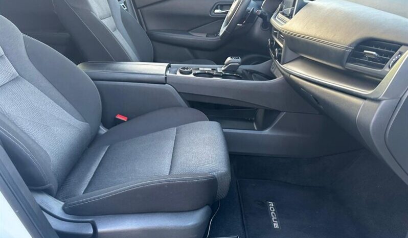 
								024 Nissan Rogue SV Premium AWD Moonroof full									