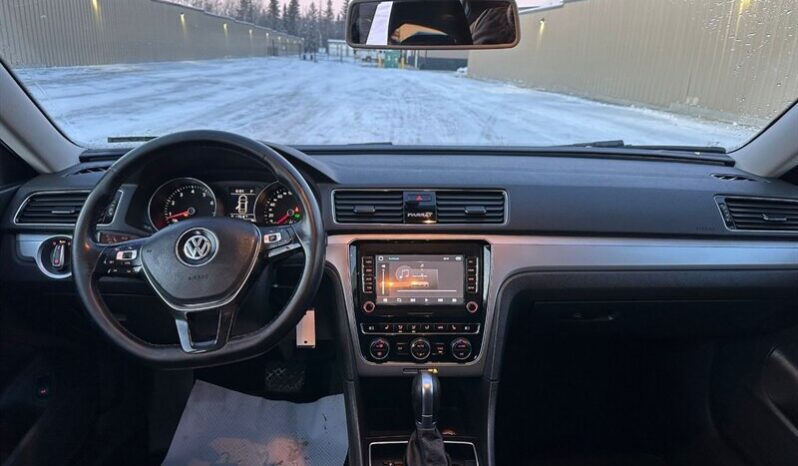 
								2018 Volkswagen Passat 2.0T S full									