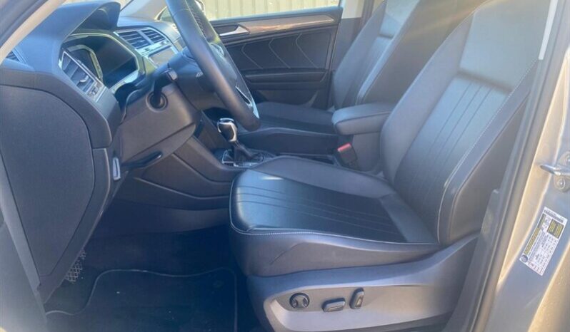 
								2024 Volkswagen Tiguan 2.0T Comfortline 4Motion Leather Sunroof AWD full									